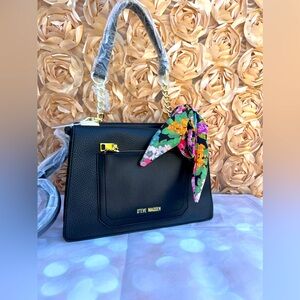 STEVE MADDEN 
BLACK
BLOREN WITH SCARF